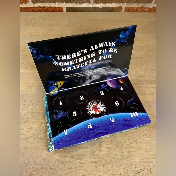 Crocs X Grateful Dead Jibbitz Limited Edition Charm Set 10 Pack New - Picture 9 of 9